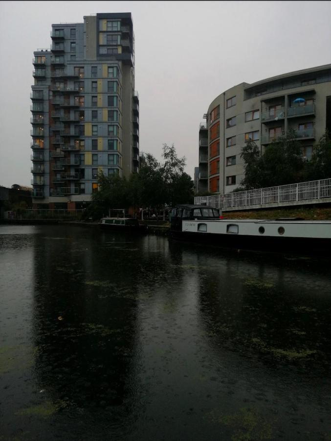 Lovely Luxury 1-Bed Apartment In Wembley London Exterior photo